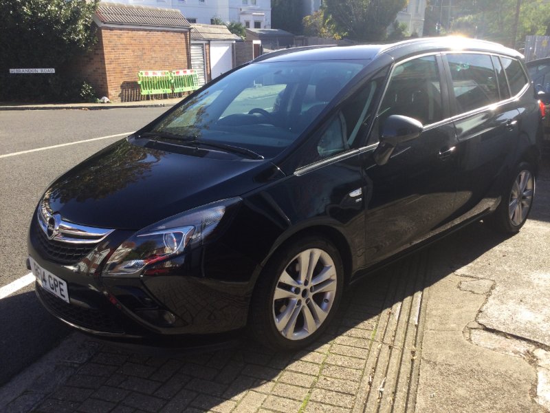 Black Vauxhall Zafira Tourer 1.4T 16V SRi MPV 5dr Petrol Manual Euro 5 140 ps