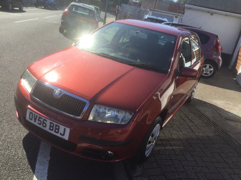 Red 2006 Skoda Fabia 1.2 HTP 12V Ambiente Hatchback 5dr Petrol Manual 140 g/km 64 bhp in Southsea